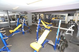 body building room hoist