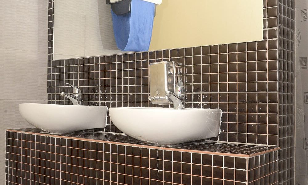 womens locker room sinks