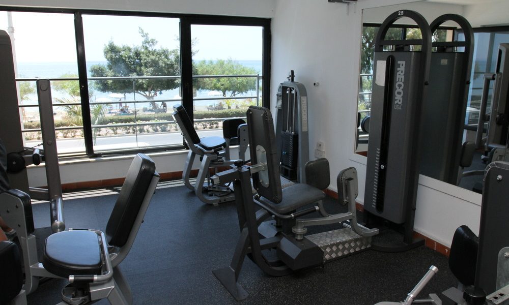 upstairs view to the beach